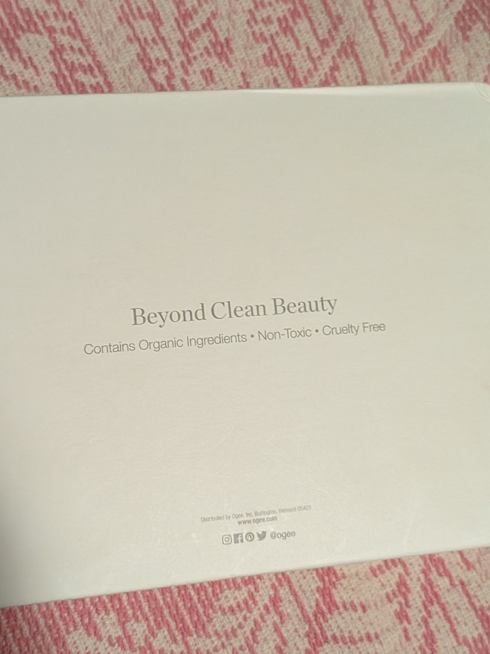 Beyond Clean Beauty Bronzer & Contour Palette - White